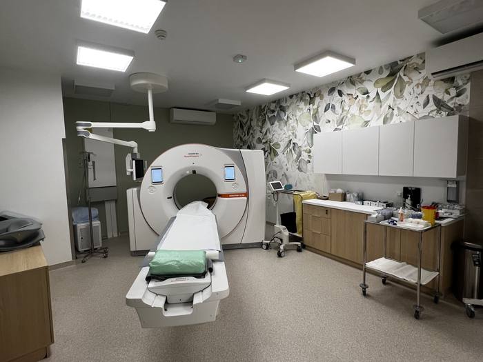 The examination room seen from the entrance.